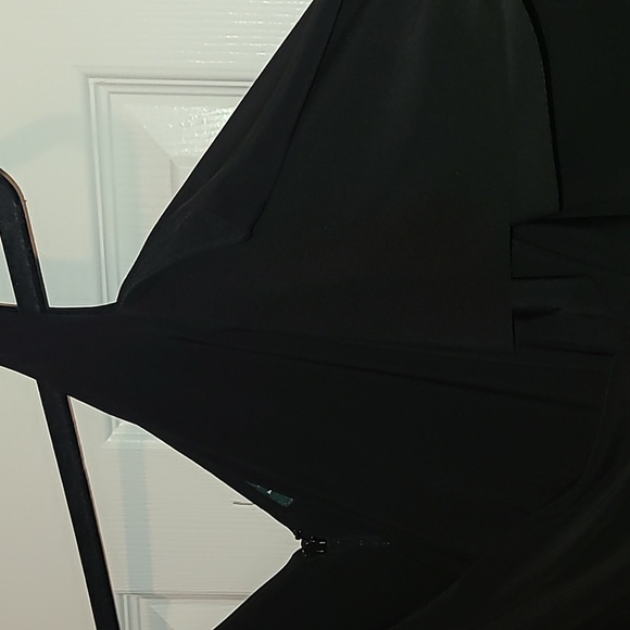 Ralph Lauren Black Cold Shoulder Gown - Picture 5 of 9